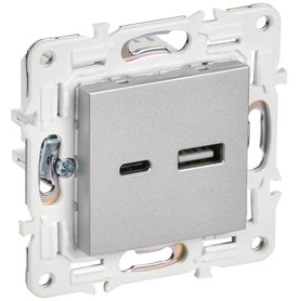 SKANDY Розетка USB A+C 18Вт SK-R13S серебряный IEK в Розетка от IEK ( ИЭК ) в интернет магазине ЭлектроОм электротовары SK-U22-018-K23 SK-U22-018-K23 IEK ( ИЭК )