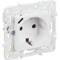SKANDY Розетка с заземлением с защитными шторками 16А с USB C 18Вт SK-R17W арктический белый IEK