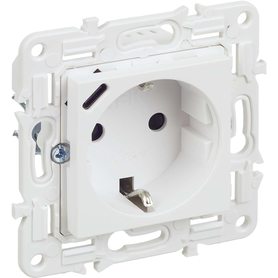 SKANDY Розетка с заземлением с защитными шторками 16А с USB C 18Вт SK-R17W арктический белый IEK в Розетка от IEK ( ИЭК ) в интернет магазине ЭлектроОм электротовары SK-R14-16-U14-018-K01 SK-R14-16-U14-018-K01 IEK ( ИЭК )