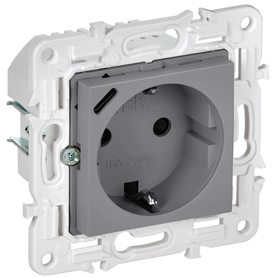 SKANDY Розетка с заземлением с защитными шторками 16А с USB C 18Вт SK-R17Gr серый IEK в Розетка от IEK ( ИЭК ) в интернет магазине ЭлектроОм электротовары SK-R14-16-U14-018-K03 SK-R14-16-U14-018-K03 IEK ( ИЭК )