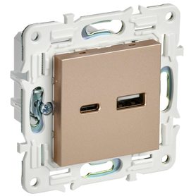 SKANDY Розетка USB A+C 18Вт SK-R13Sa песочный IEK в Розетка от IEK ( ИЭК ) в интернет магазине ЭлектроОм электротовары SK-U22-018-K98 SK-U22-018-K98 IEK ( ИЭК )