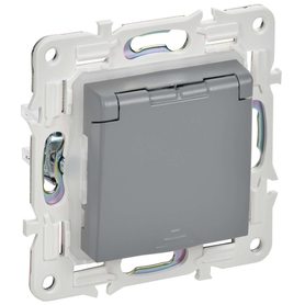 SKANDY Розетка 1-местная с заземлением с защитными шторками и крышкой 16А IP44 SK-R11Gr серый IEK в Розетка от IEK ( ИЭК ) в интернет магазине ЭлектроОм электротовары SK-R16-16-44-K03 SK-R16-16-44-K03 IEK ( ИЭК )