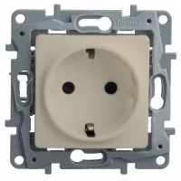 Механизм розетки 1-м СП Etika 16А IP31 250В 2P+E с заземл. защ. шторки немецк. стандарт винт. клеммы сл. кость Leg 672322