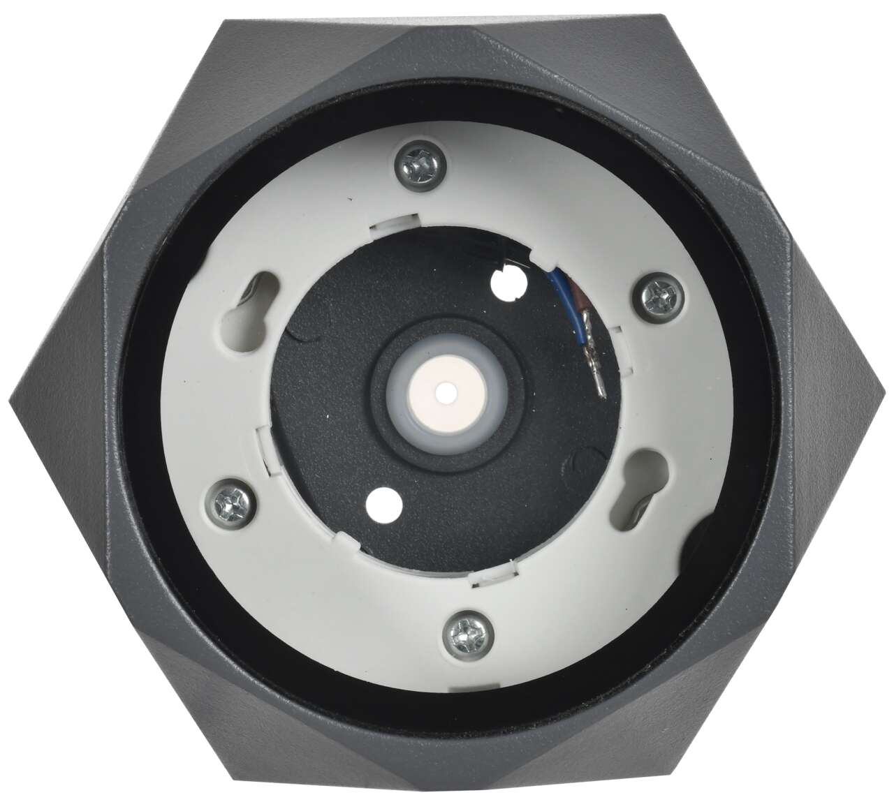 Патрон из термостойкого негорючего пластика обеспечивает безопасность