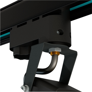 Монтаж на трехфазный шинопровод и поворотное крепление позволяют легко изменить положение и угол освещения