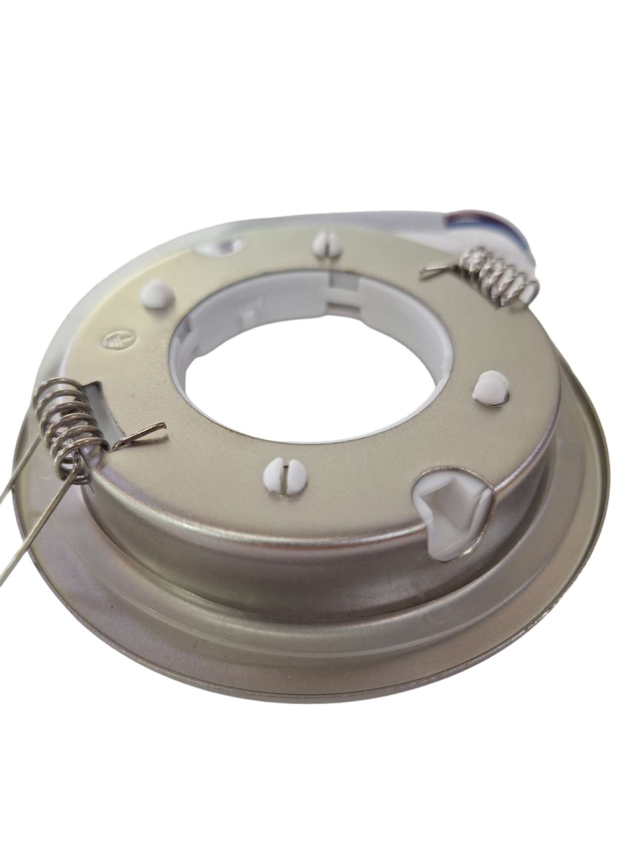 Основа из стали обеспечивает особую прочность