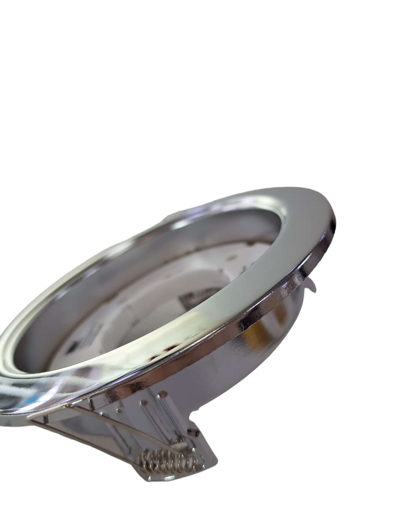 Тонкий корпус для невысоких потолков