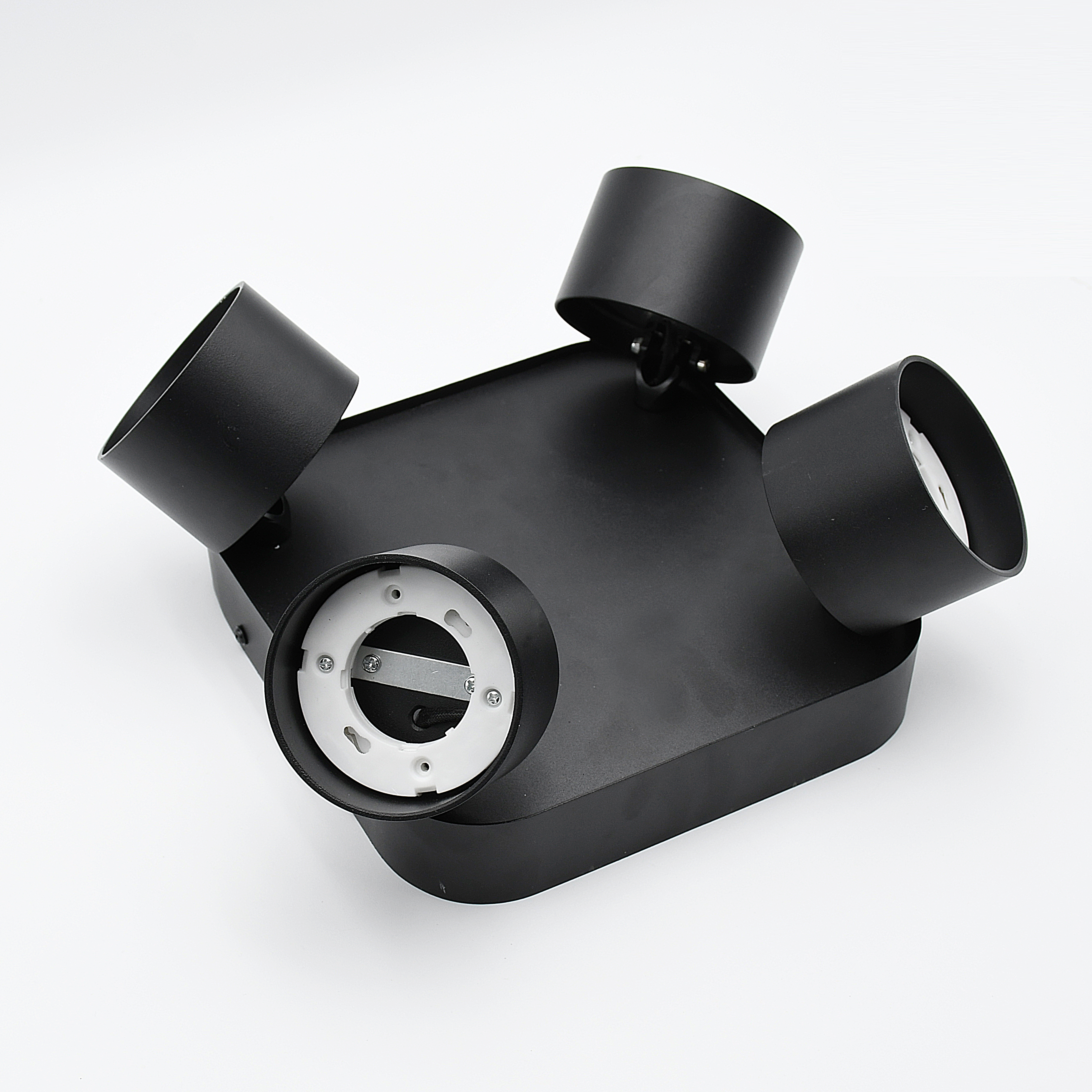 Поворотная конфигурация позволяет управлять световым потоком