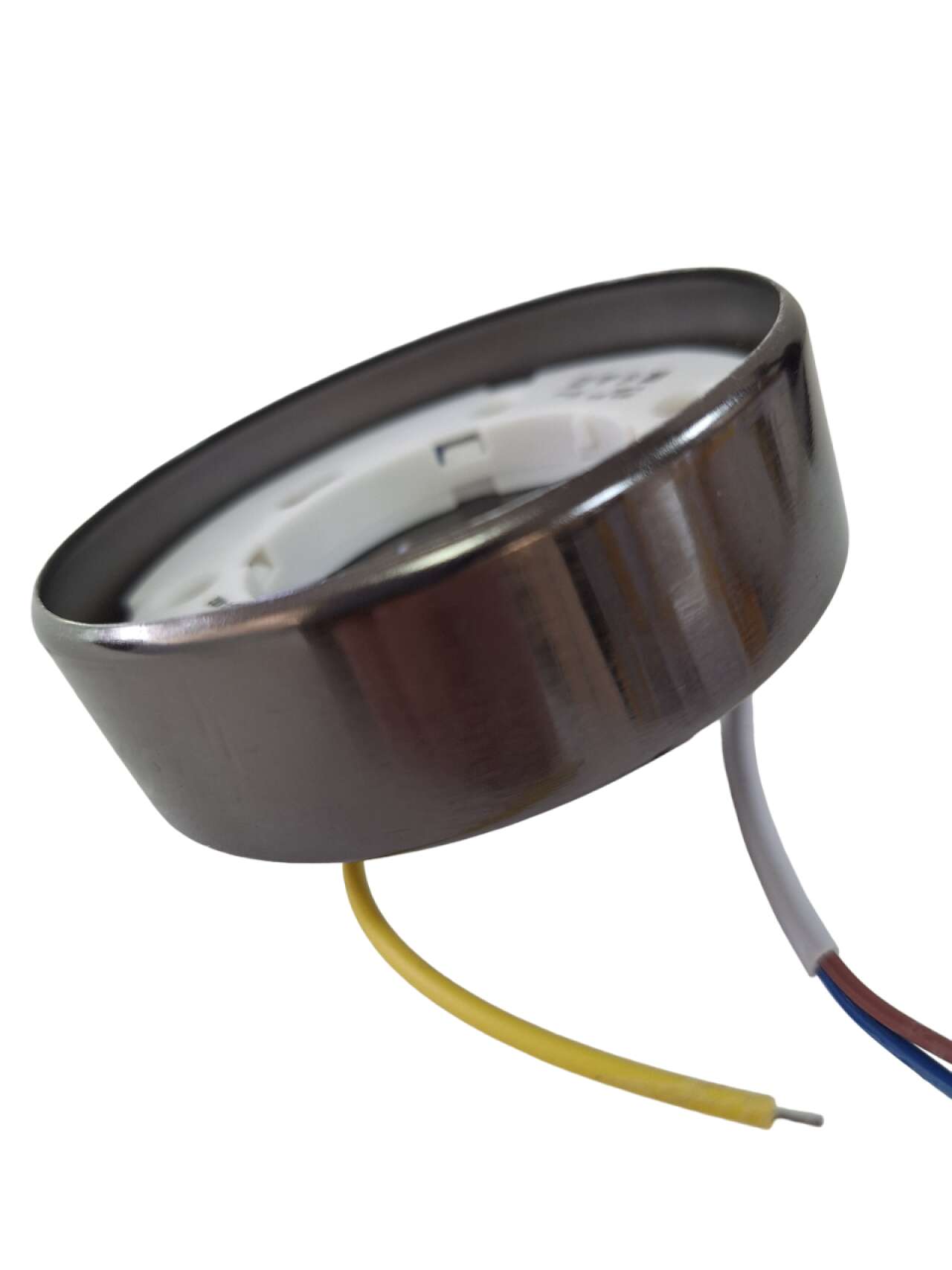 Минималистичный корпус для невысоких потолков