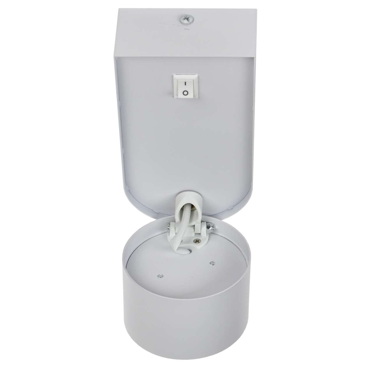 Поворотная конфигурация позволяет управлять световым потоком