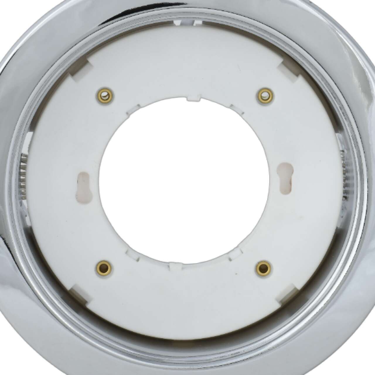 Патрон GX70 из термостойкого негорючего пластика позволяет осветить помещение 20м2+ при минимальном количестве точек