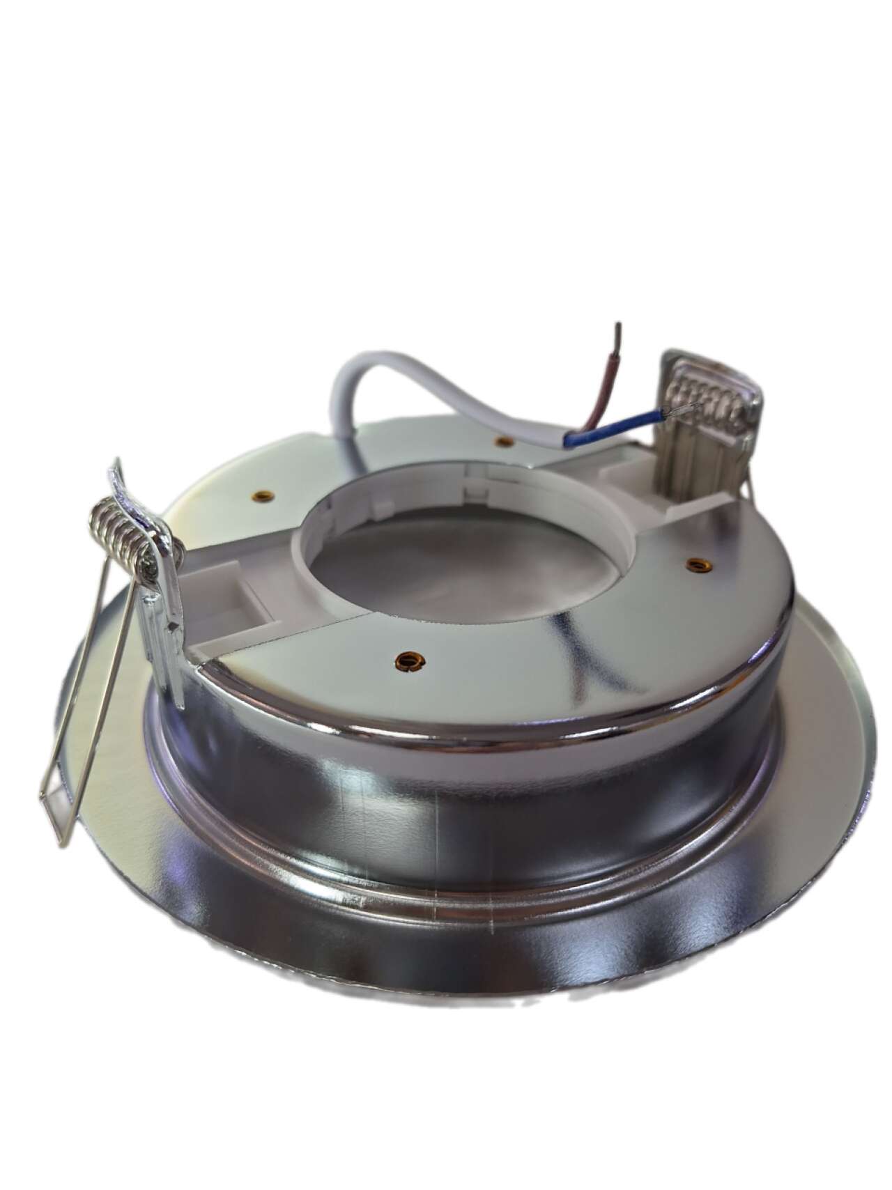 Основа из стали обеспечивает особую прочность