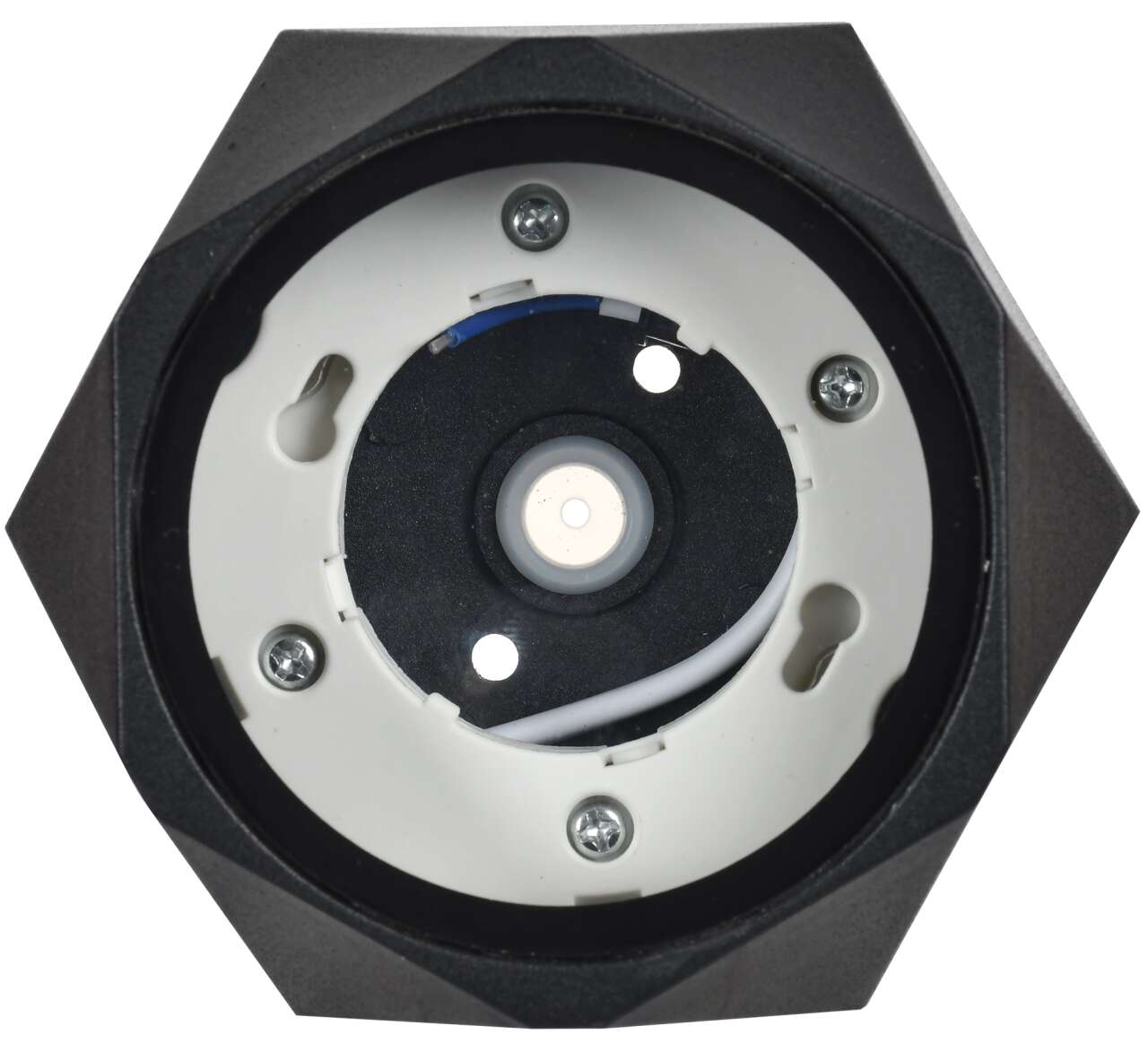 Патрон из термостойкого негорючего пластика обеспечивает безопасность