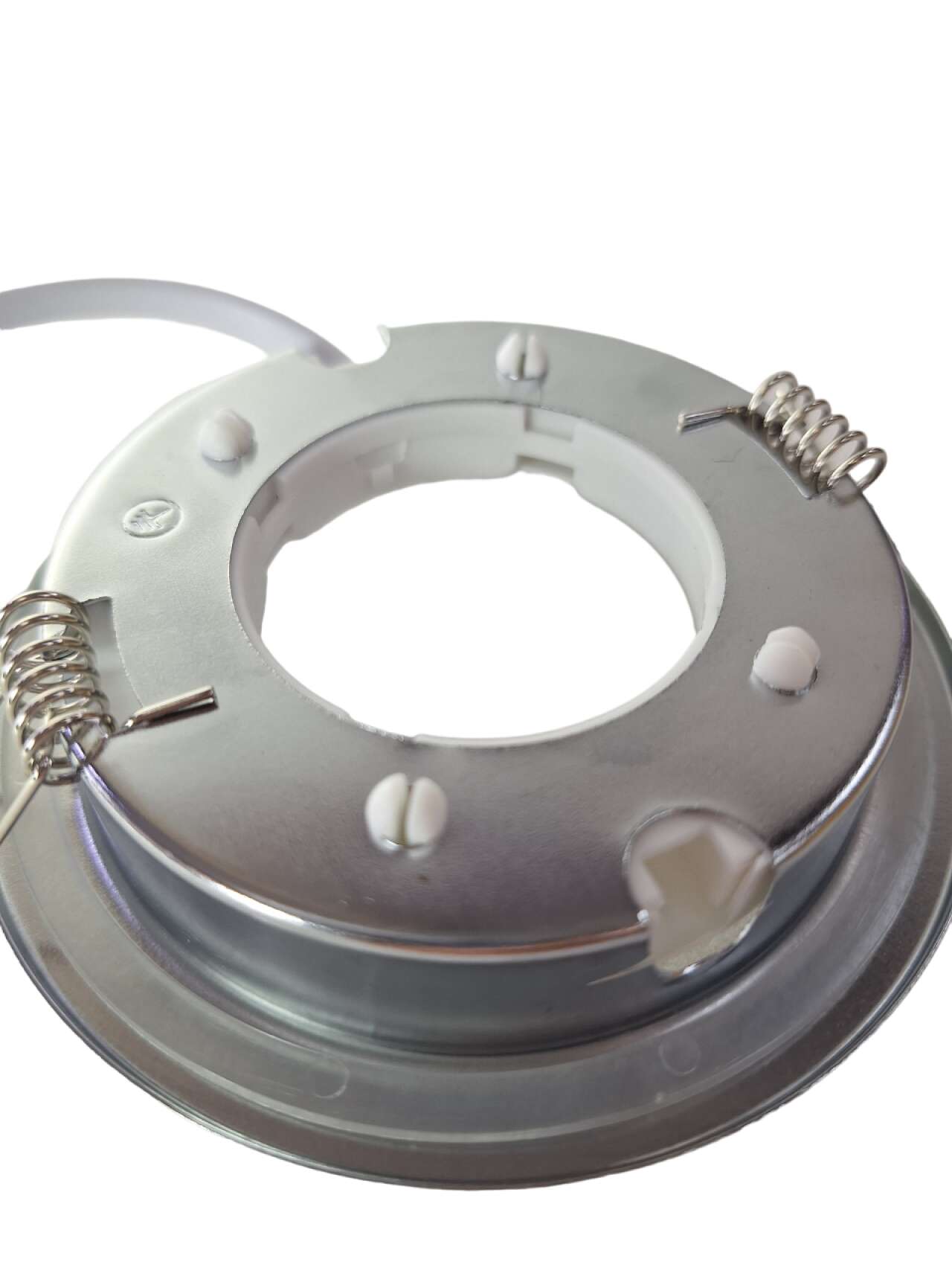 Основа из стали обеспечивает особую прочность