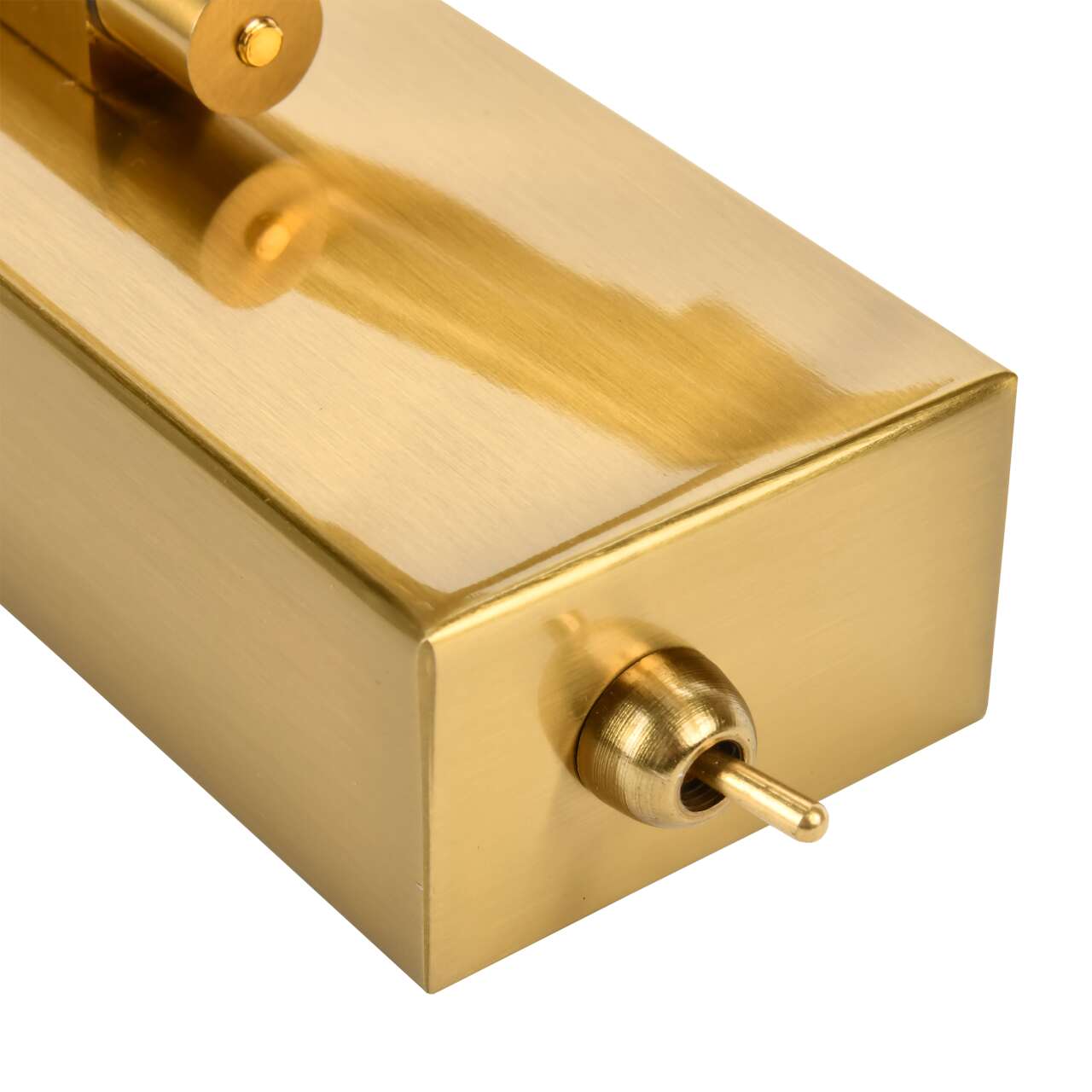 Кнопка включения на корпусе